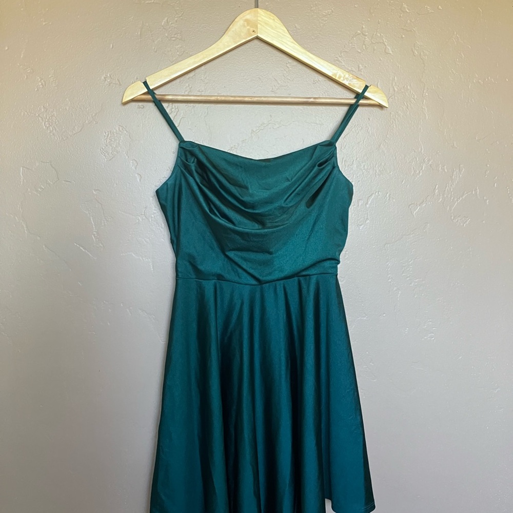 Elegant Green Spaghetti Strap Mini Dress